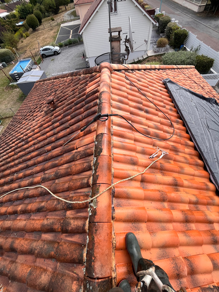 Photo de couverture de BKR Solution Habitat - Couvreur rénovation - nettoyage et démoussage toiture